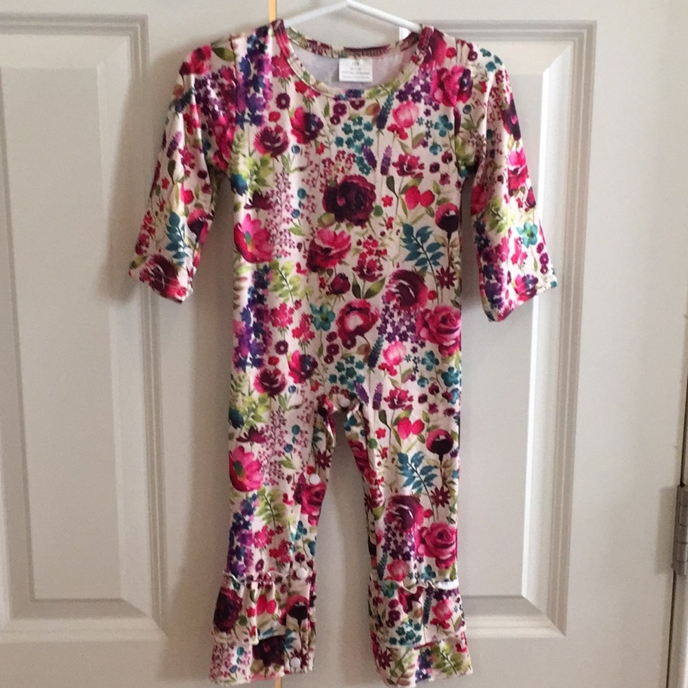 🌸NWOT floral ruffle romper 🌸